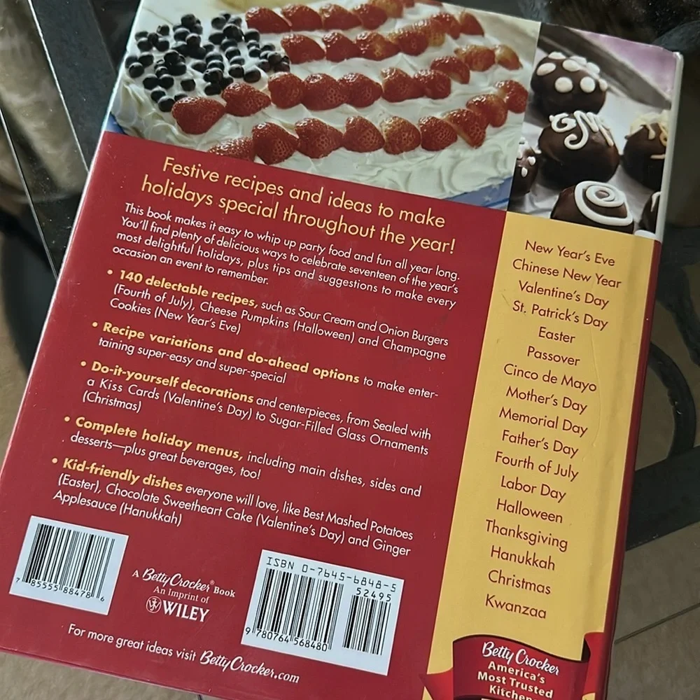 Betty Crocker Celebrate Cookbook
